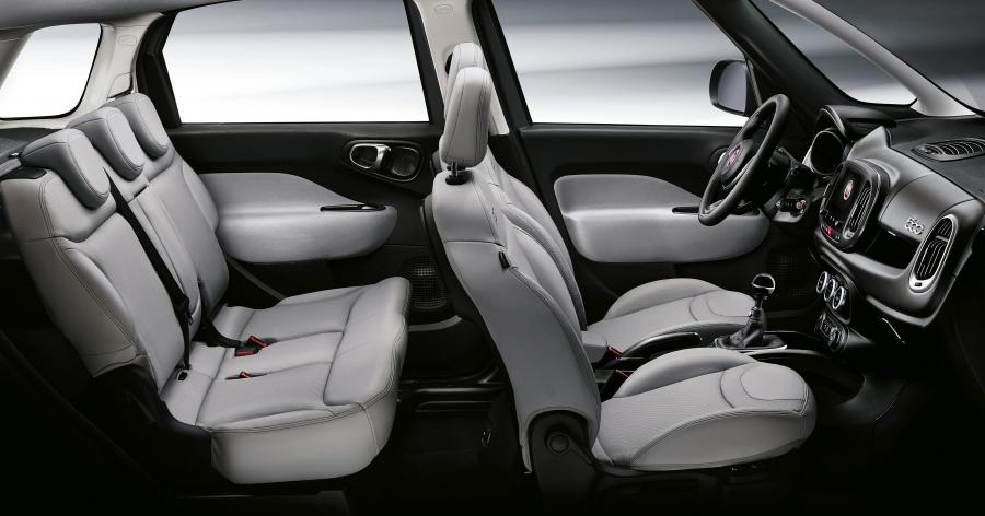 Интерьер Fiat 500L 2017 года  (фото 42 из 45)